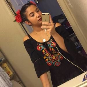 Meet your Posher, Alicia